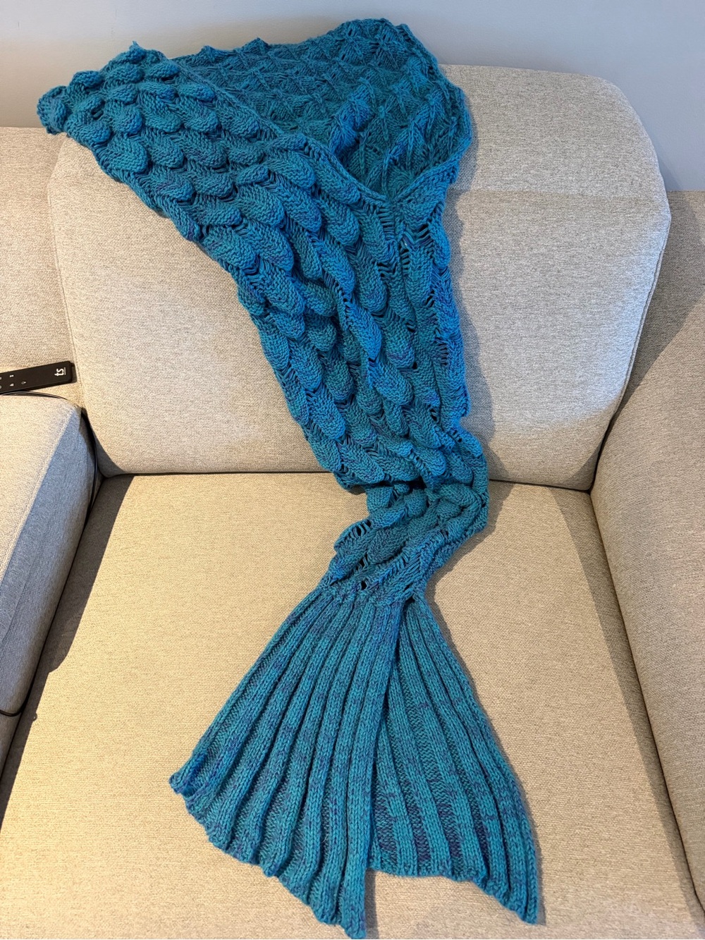 Moda Teal Knit Mermaid Tail Throw Blanket
